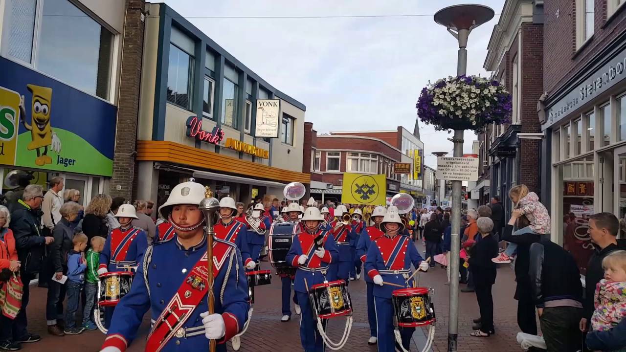 Drumfanfare Avanti Groningen - Avondvierdaagse Winschoten 10-6-2016