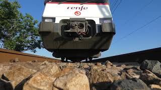 Download Lagu Cercanías RENFE serie 447 pasando por la súper recta de Sollana, VALENCIA MP3