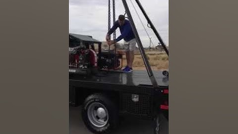 Gin pole truck video