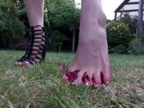 Sexy feet squash a plum with feetofamistress