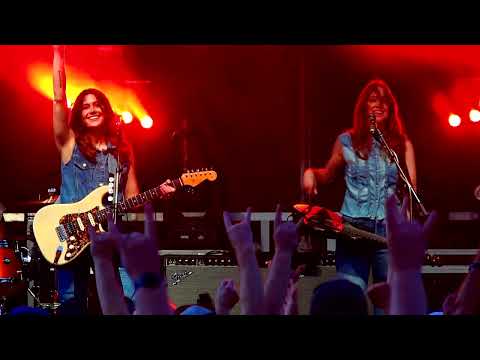 Larkin Poe on