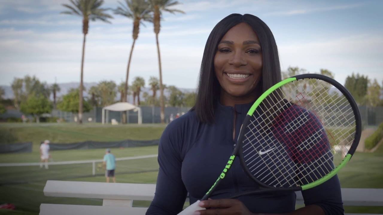 Doe mee Heer surfen Serena Williams shows the Wilson Blade SW104 - YouTube