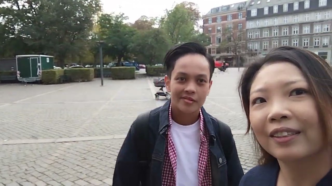 Vlog: Day 2 in Copenhagen (outside Fredericksberg Town Hall)