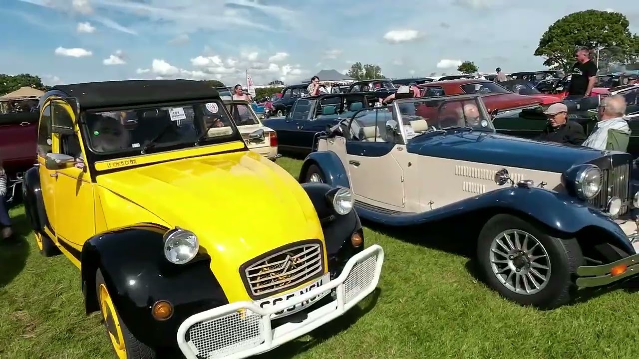 Classic Cars on display at Laughton Autumn Show 2025.