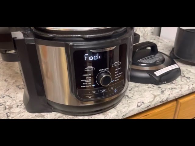  Ninja FD401 Foodi 12-in-1 Deluxe XL 8 qt. Pressure Cooker & Air  Fryer that Steams, Slow Cooks, Sears, Sautés, Dehydrates & More, with 5 qt.  Crisper Basket, Reversible Rack & Recipe