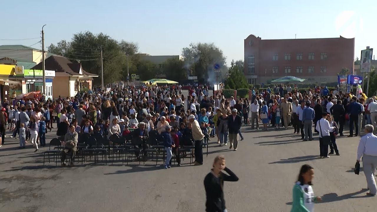 Погода п володарским. Поселок Володарский Астрахань. Володаровка Астраханская. Население поселка Володарский Астраханская область. Свадьбы в поселке Володарский район.