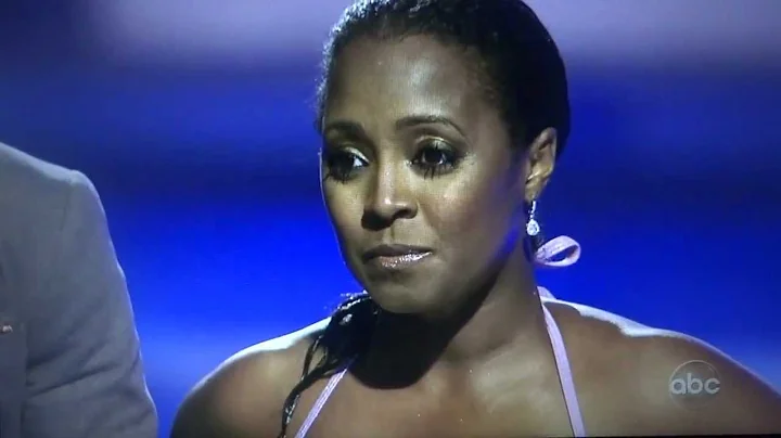 Keshia Knight-Pulliam Dives On Splash