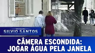 Câmeras Escondidas (17/01/16) - Jogar água da Janela