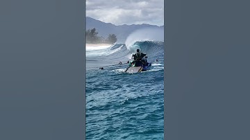 NASTY Wipeout at Pipeline