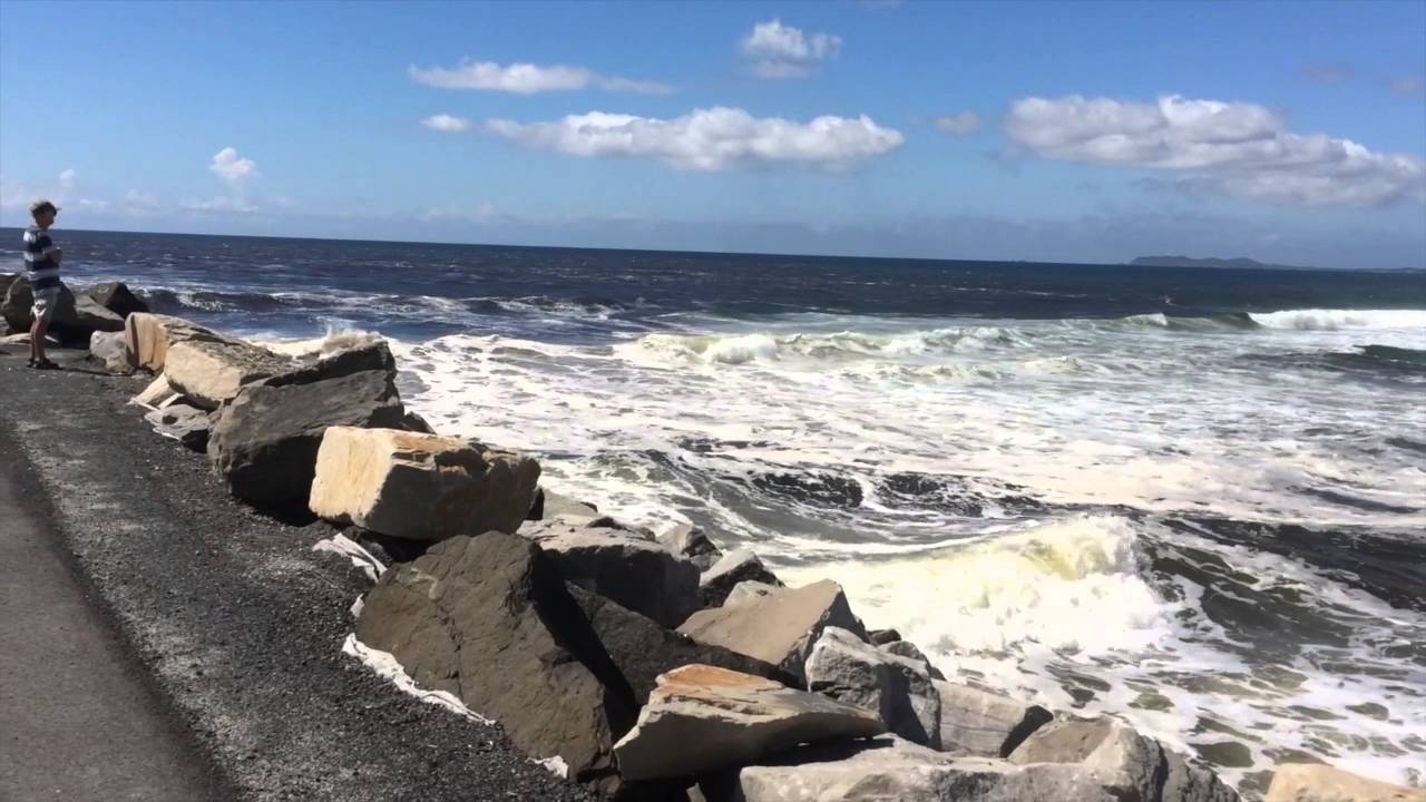 Ashley plays some music around Oz