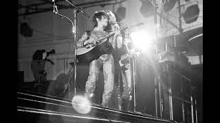 David Bowie - John I&#39;m Only Dancing (Live 1972, Boston)