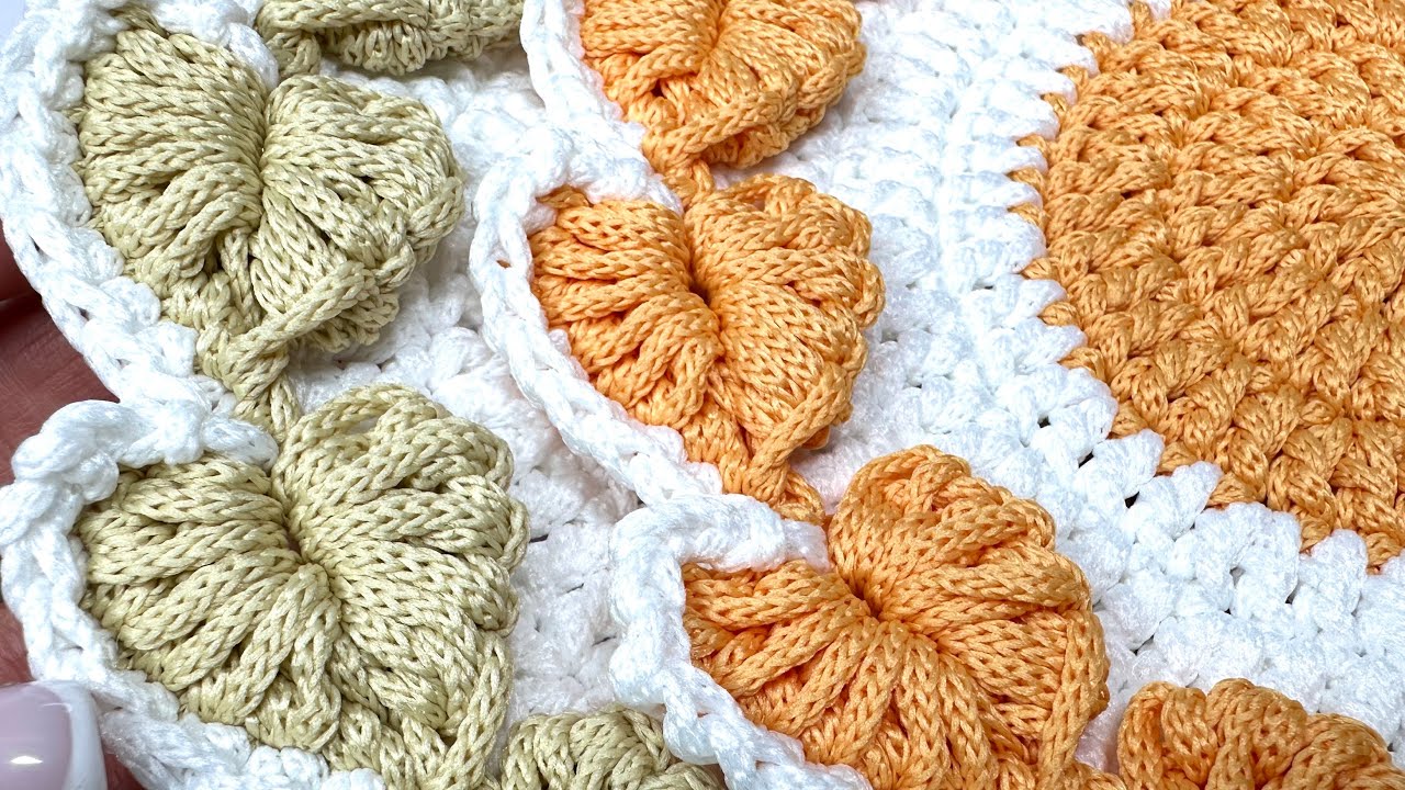 Стол накрытый скатертью. Стихи про салфетку для детей. Надпись на салфетке. История происхождения салфетки. Подарки салфетка стих.