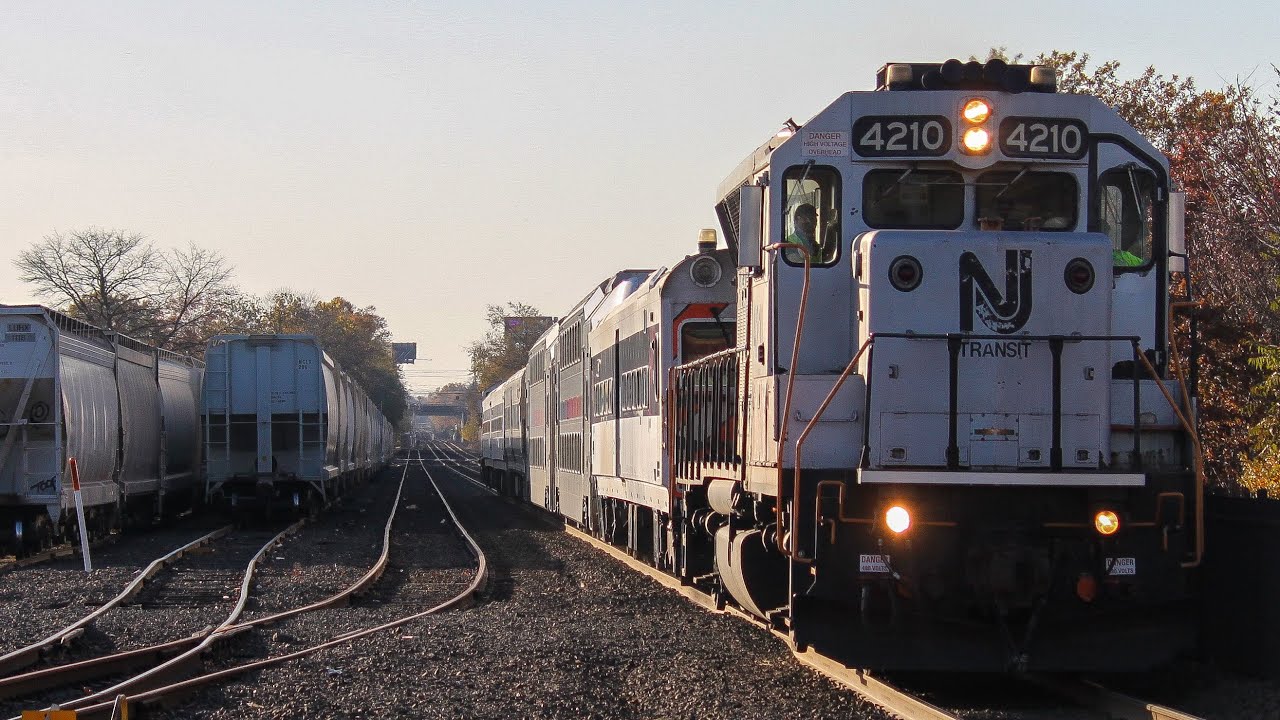 NJT MM90 At Bound Brook W/ NJT 4210 in the lead YouTube