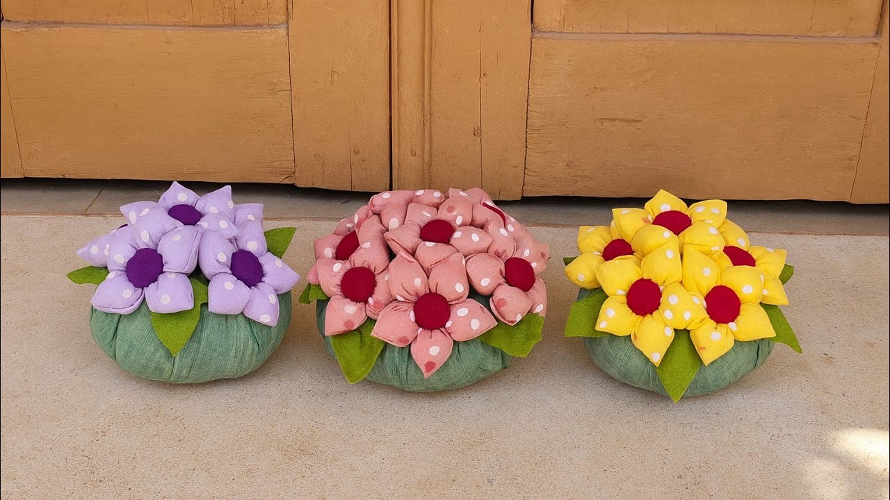 Ideia criativa com fuxico e enchimento, peso de porta de fuxico #artesanato #pesodeporta #flores 