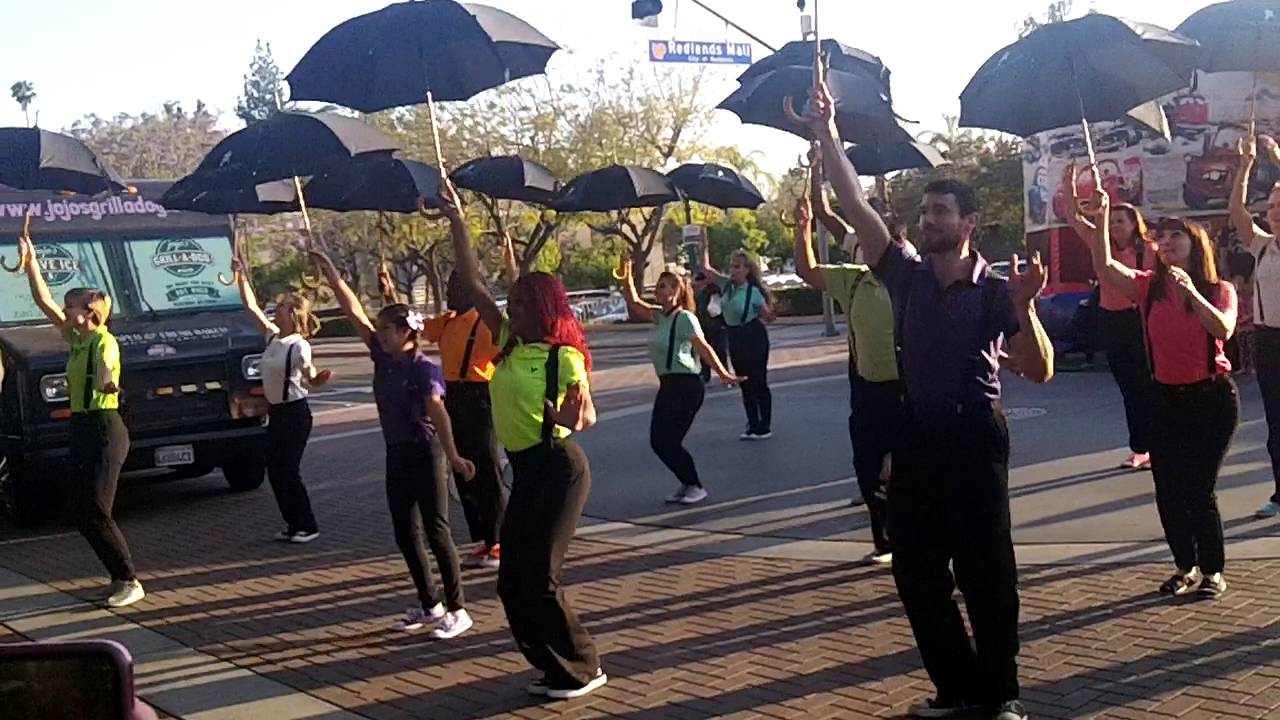 singing in the rain flash mob market night dance 2016