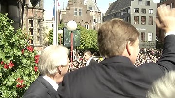 Koning en Koningin vieren Koningsdag in Stad