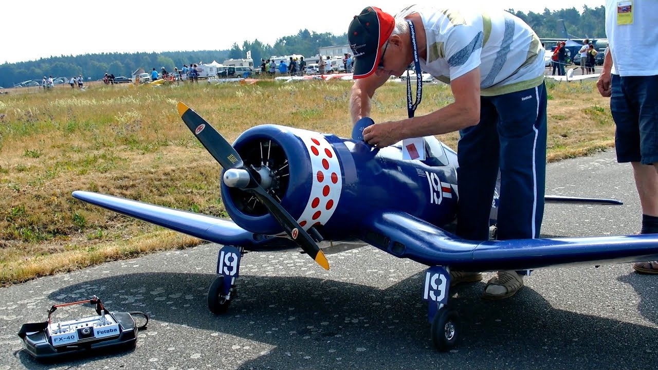 f4u corsair rc plane