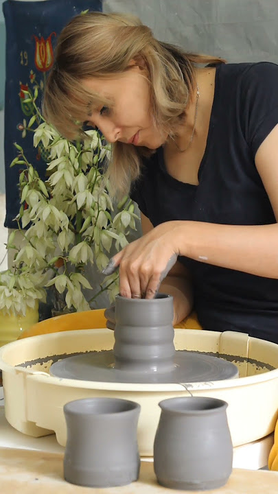 5 Tips & Tricks for Centering Clay on the Pottery Wheel 