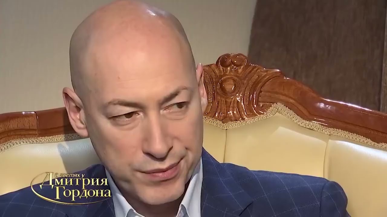 Солонин : В 1941году миллионы красноармейцев побросали оружие и разбежались...