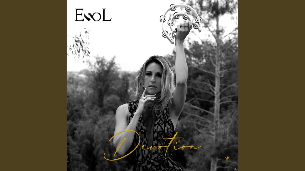 在 YouTube 上观看 Devotion 在 YouTube 上观看 Devotion