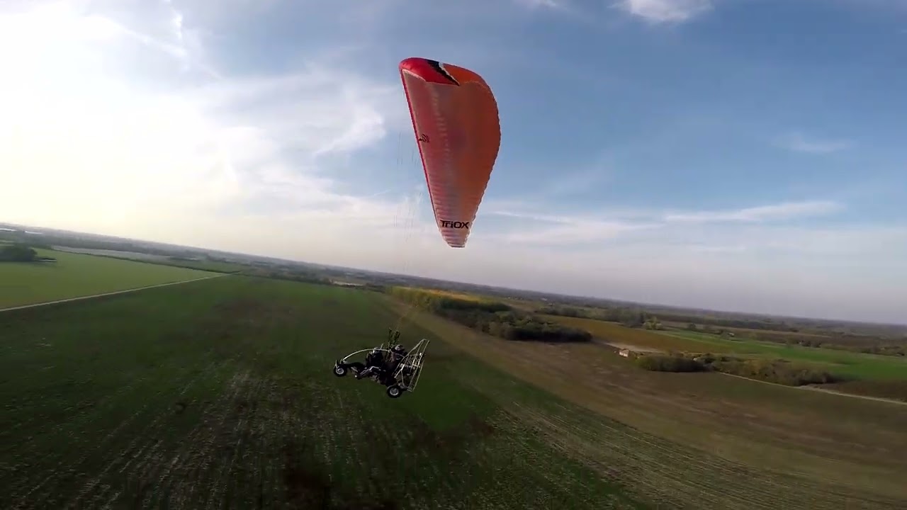 Siklóernyőzés a haverokkal... 🪂🤘