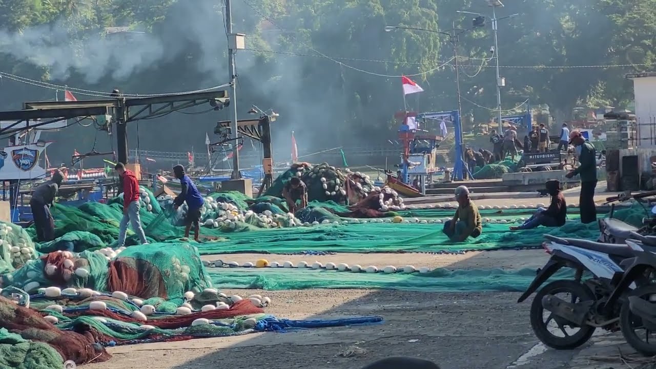 keadaan tpi  popoh tulungagung di saat musim ayum tiba