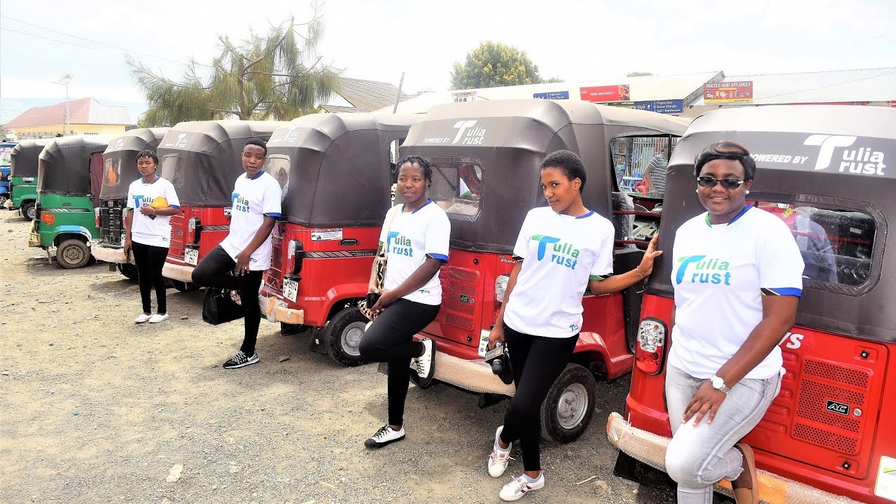 Taasisi ya Tulia Trust Yakopesha Bajaji 16 Waendesha Bajaji wa Jiji la Mbeya