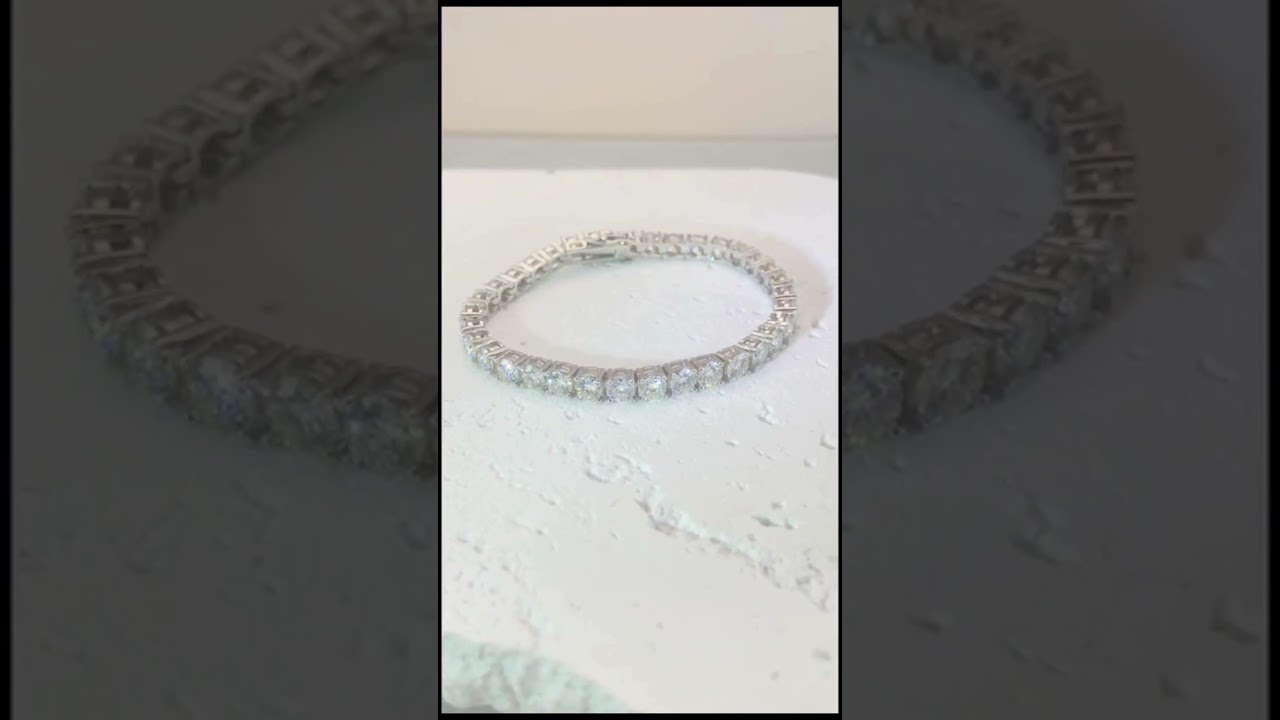 Moissanite Tennis Bracelet – Diamond Look in 925 Silver with Gold Plating