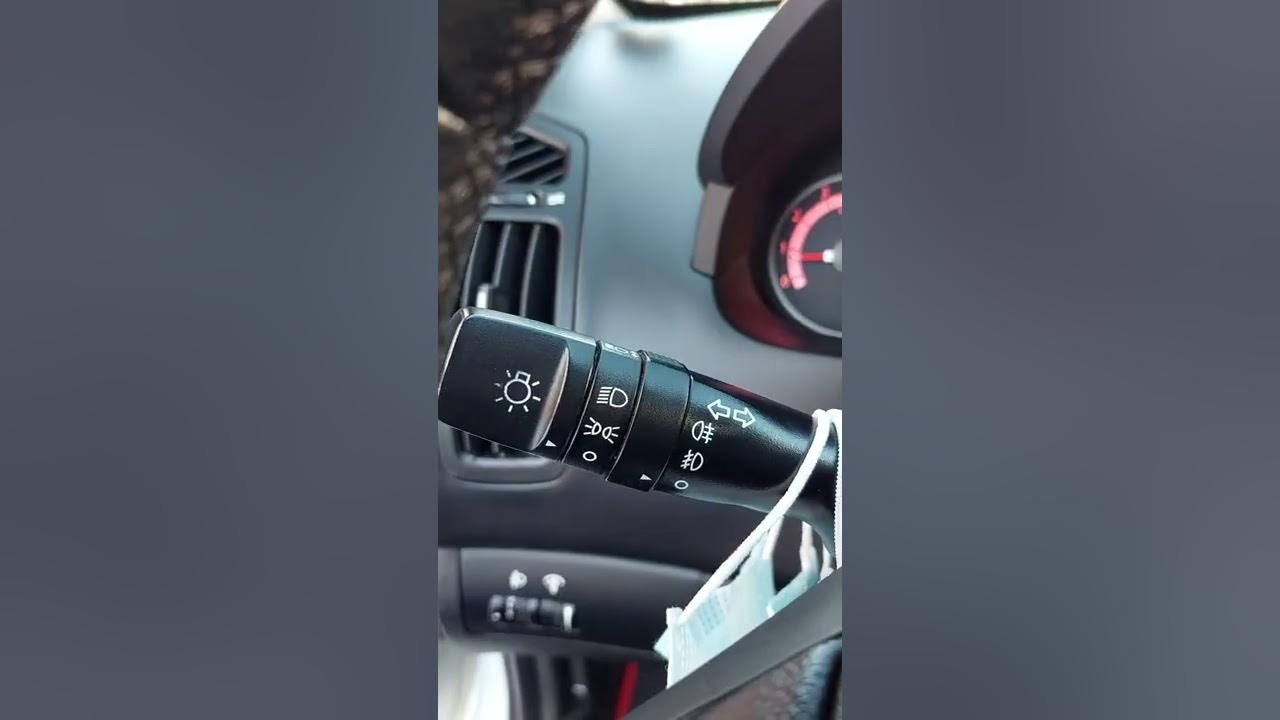 Электромонтаж: патроны и кабели в тон основе