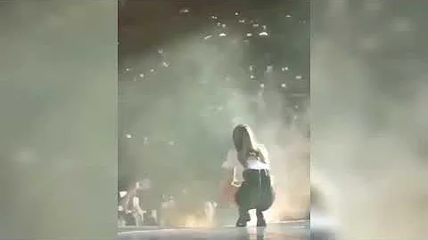WHAT HAPPEN WITH JENNIE? SHE FAINTED?!