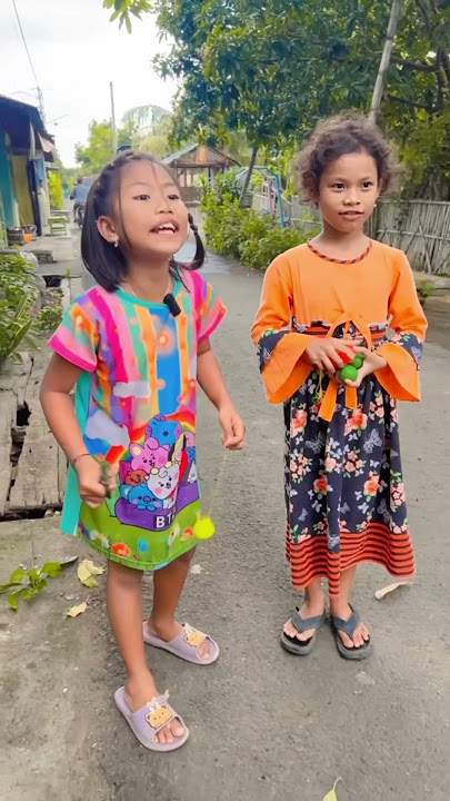 Manual lato lato from banana leaves #sambilancuan #shortvideo