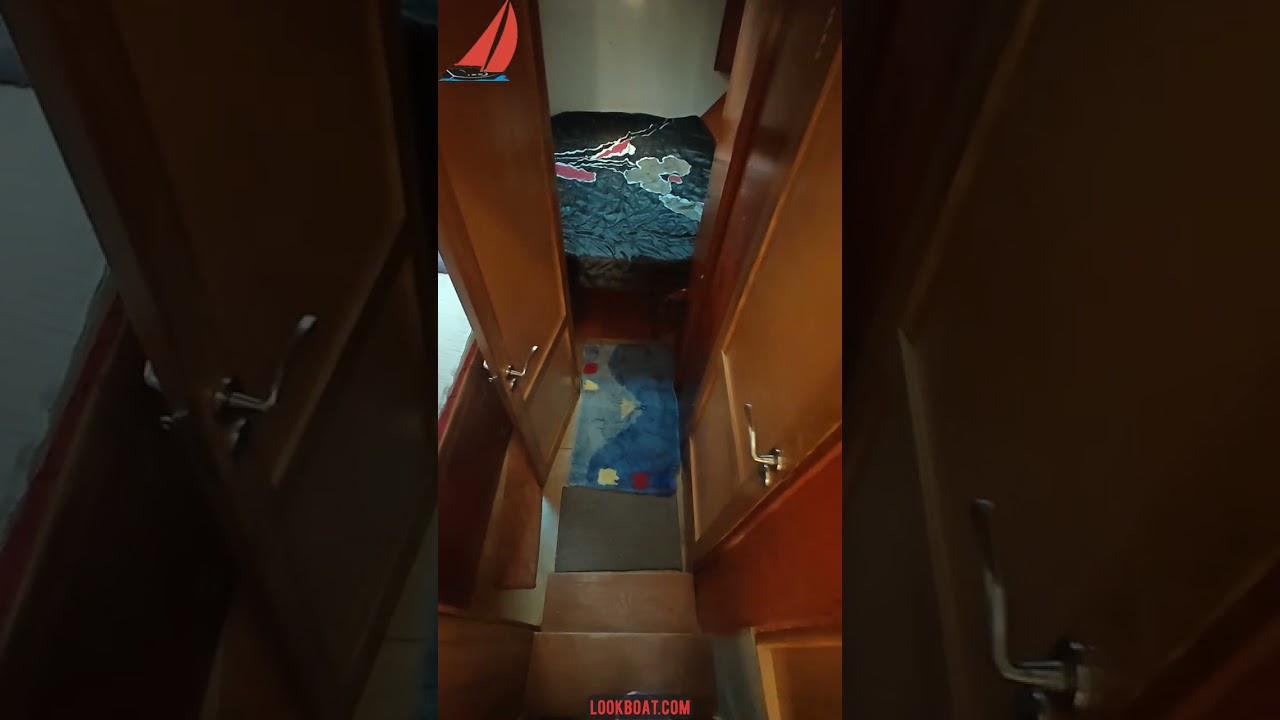 ⁣Custom motorboat 32 feet for sale in Preveza, Greece.