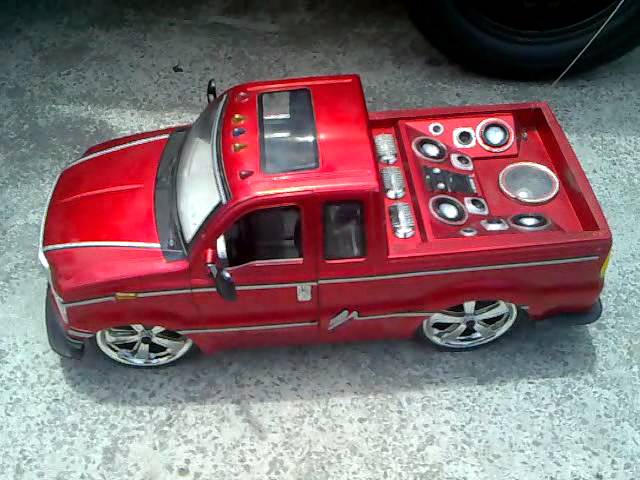 F250 DE BRINQUEDO COM SOM AUTOMOTIVO