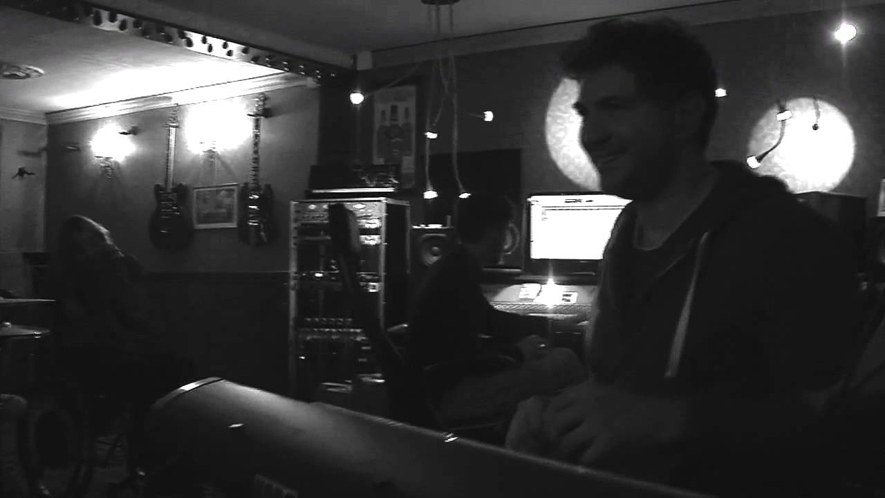 Guarda NATE : Making-of de l'enregistrement de "Pilgrim" su YouTube Guarda NATE : Making-of de l'enregistrement de "Pilgrim" su YouTube