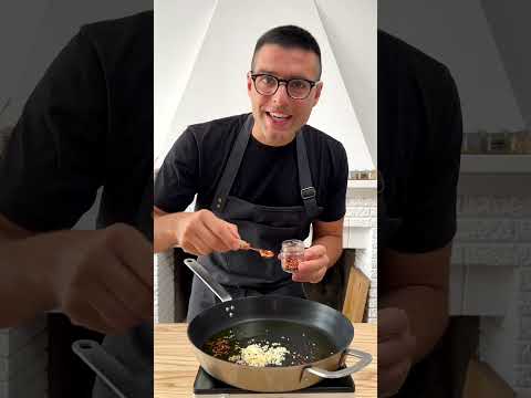 Dinner in 15 minutes with spaghetti Aglio e Olio - YouTube