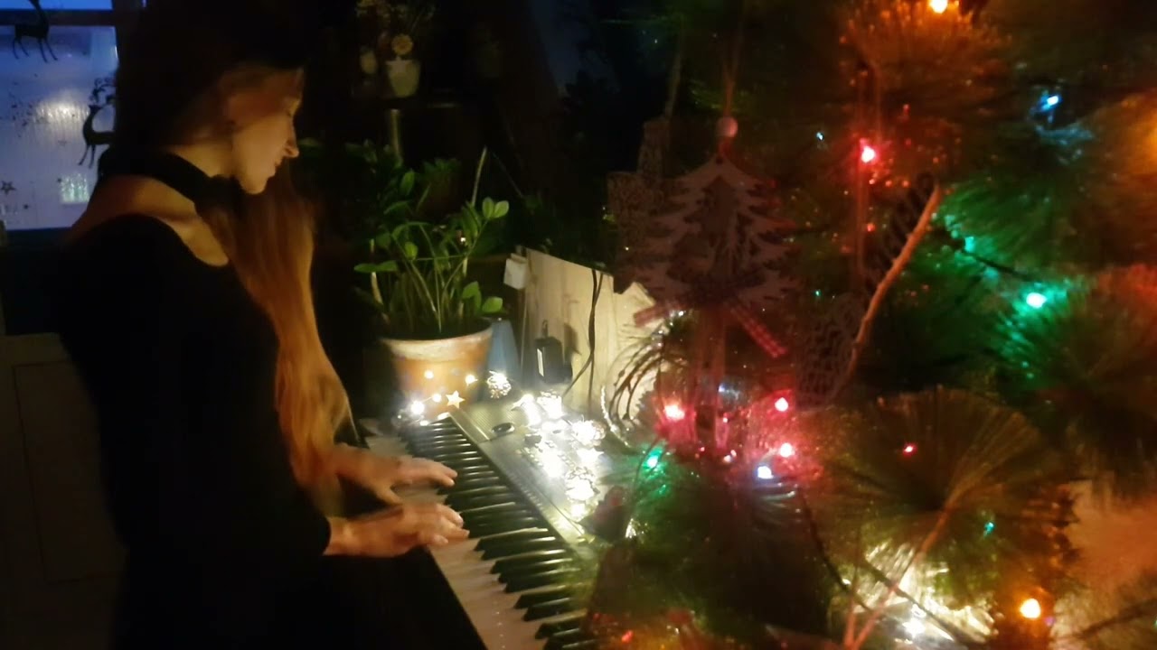 Новогодняя песня (песня, Галина Беликова) Новогодняя песня (песня, Галина Беликова) | Ryfma