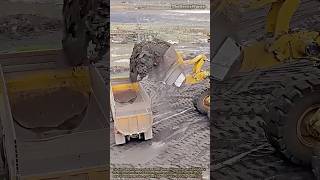 MassiveLoaderFills Giant DumpTruckInstantly #heavyequipment #machinery #mining #satisfying #operator