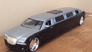 Review: 1:24 Chrysler 300C Limousine by Maisto Playerz - The Model Garage Review: 1:24 Chrysler 300C Limousine by Maisto Playerz - The Model Garage