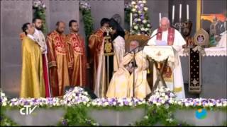 + Papa Francisco en Divina Liturgia en catedral armenio apostólica  26 de junio de 2016.