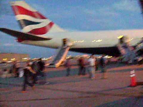 Evacuating British Airways BA288 at Phoenix Sky Harbor - YouTube