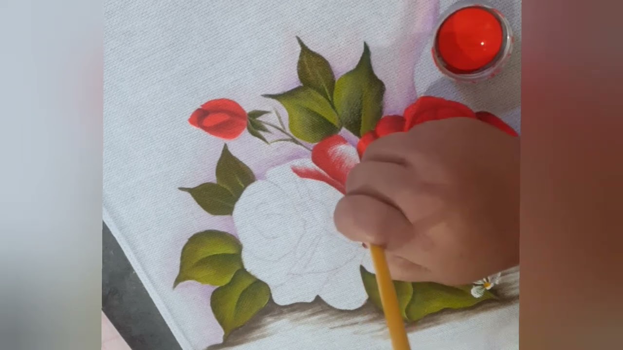 Pintando rosa vermelha