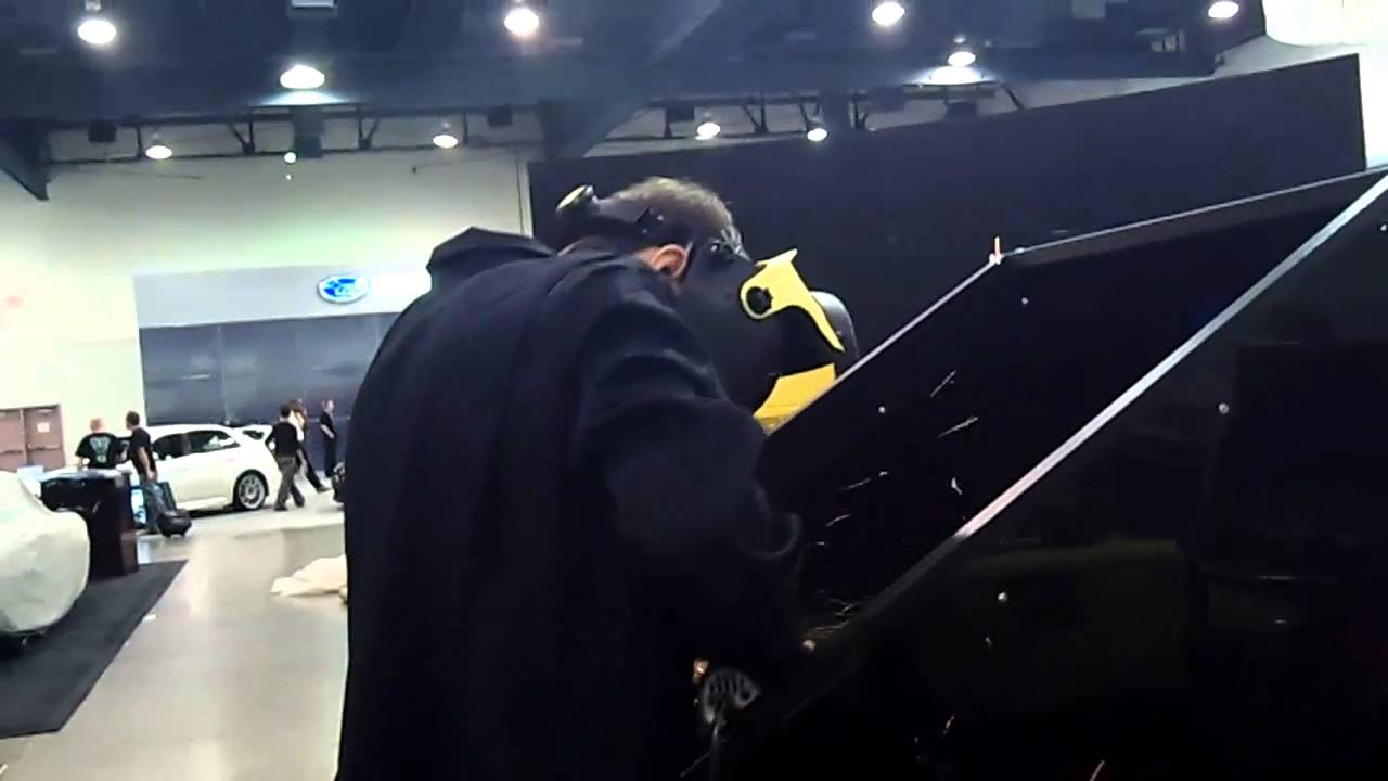 equipment adidas SEMA 2010 - ESAB Cutting Demonstration