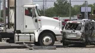 Why should you hire an attorney for a truck accident? | Tauzin & Lorio, Attorneys at Law