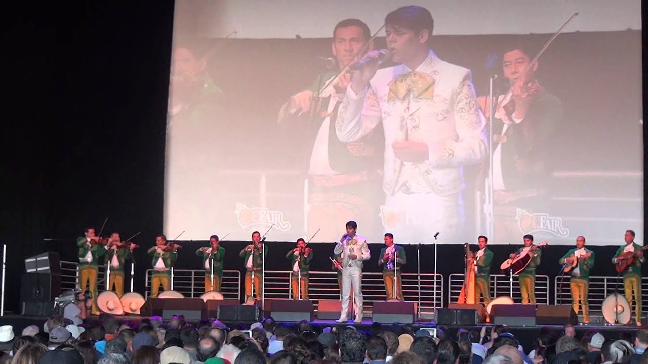 Clyde Guerra con el Mariachi Sol de Mexico- Esclavo y Amo