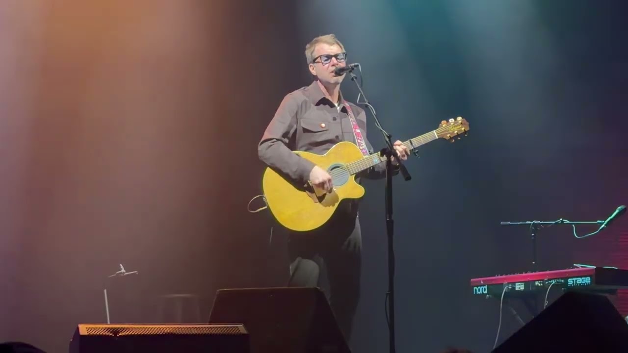 Howie Day - Collide (Live in Hobart, IN)