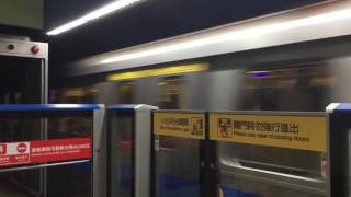 [車身有積水]新北捷運C321型改裝車往南港展覽館離開BL06府中站
