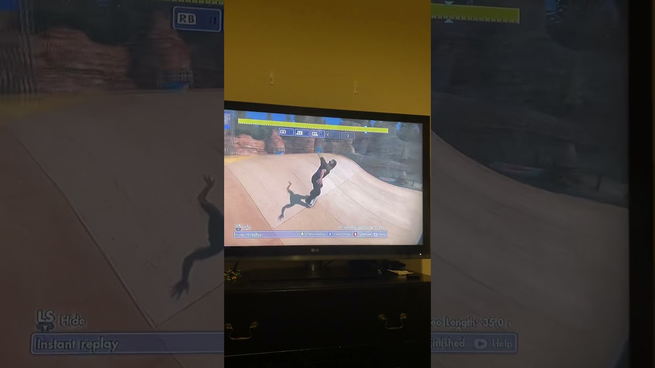 HUGE SKATE 3 AIR AT THE SUPER ULTRA MEGA PARK 😱