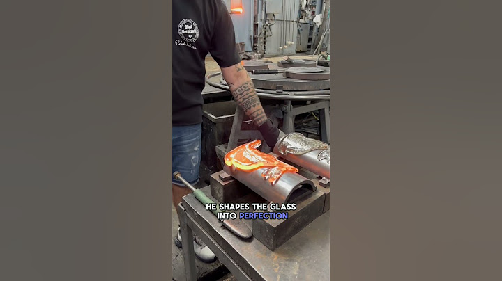 This Man Skillfully Handles Hot Molten Glass #shorts