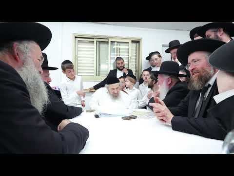 מנהיג הדור מרן רבי דב לנדו בריתחא דאורייתא עם גדולי ראשי הישיבות שעלו למעונו להקביל פניו בחג הפסח