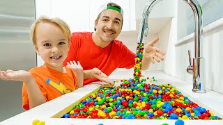 Kinderspielzeuggeschichte über den magischen Wasserhahn mit Chris
